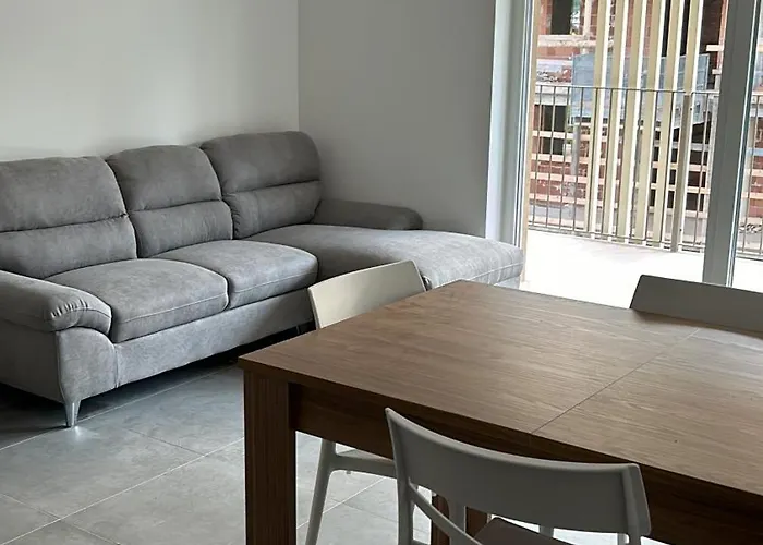 Casa Canova - With Free Garage Апартаменты *