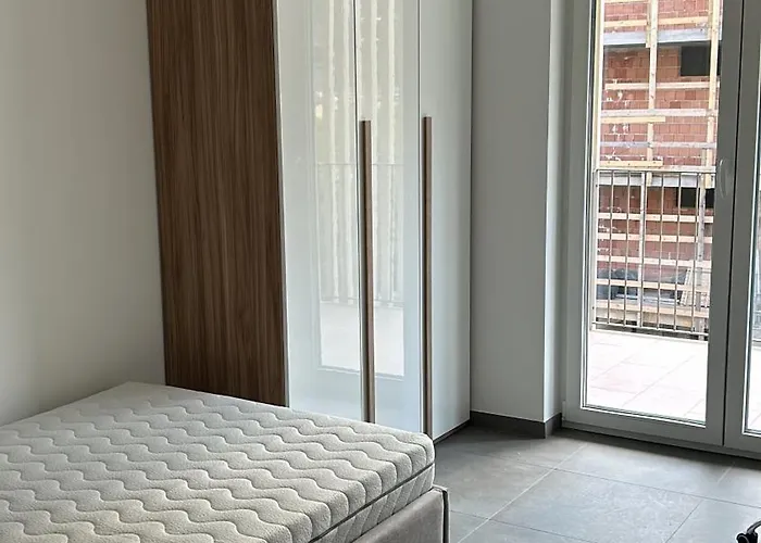 Casa Canova - With Free Garage Апартаменты *